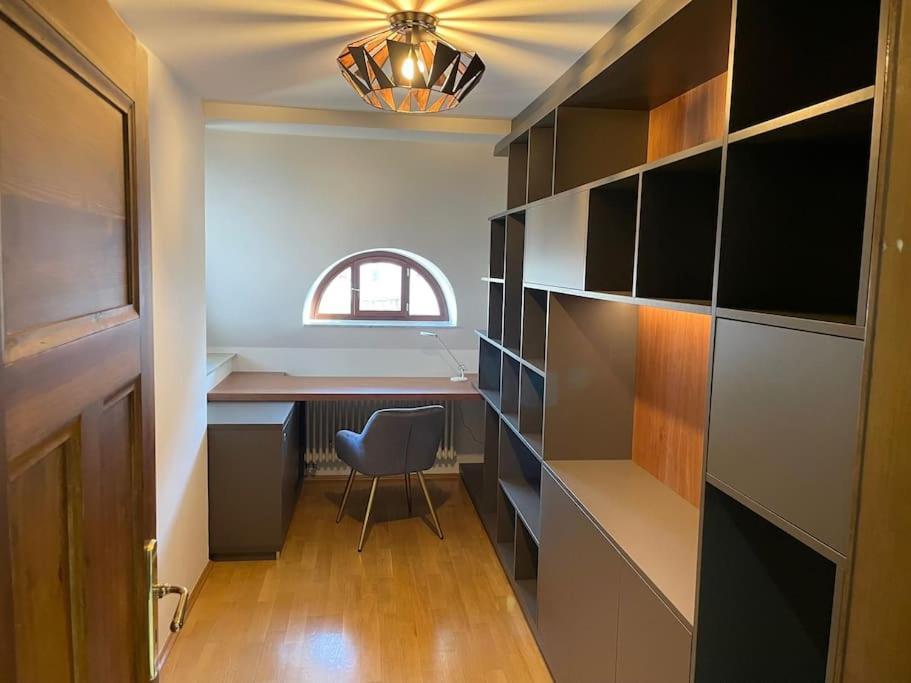 Verwunsches Haus Mit Parkplatz In Bester Lage Holiday home Markkleeberg